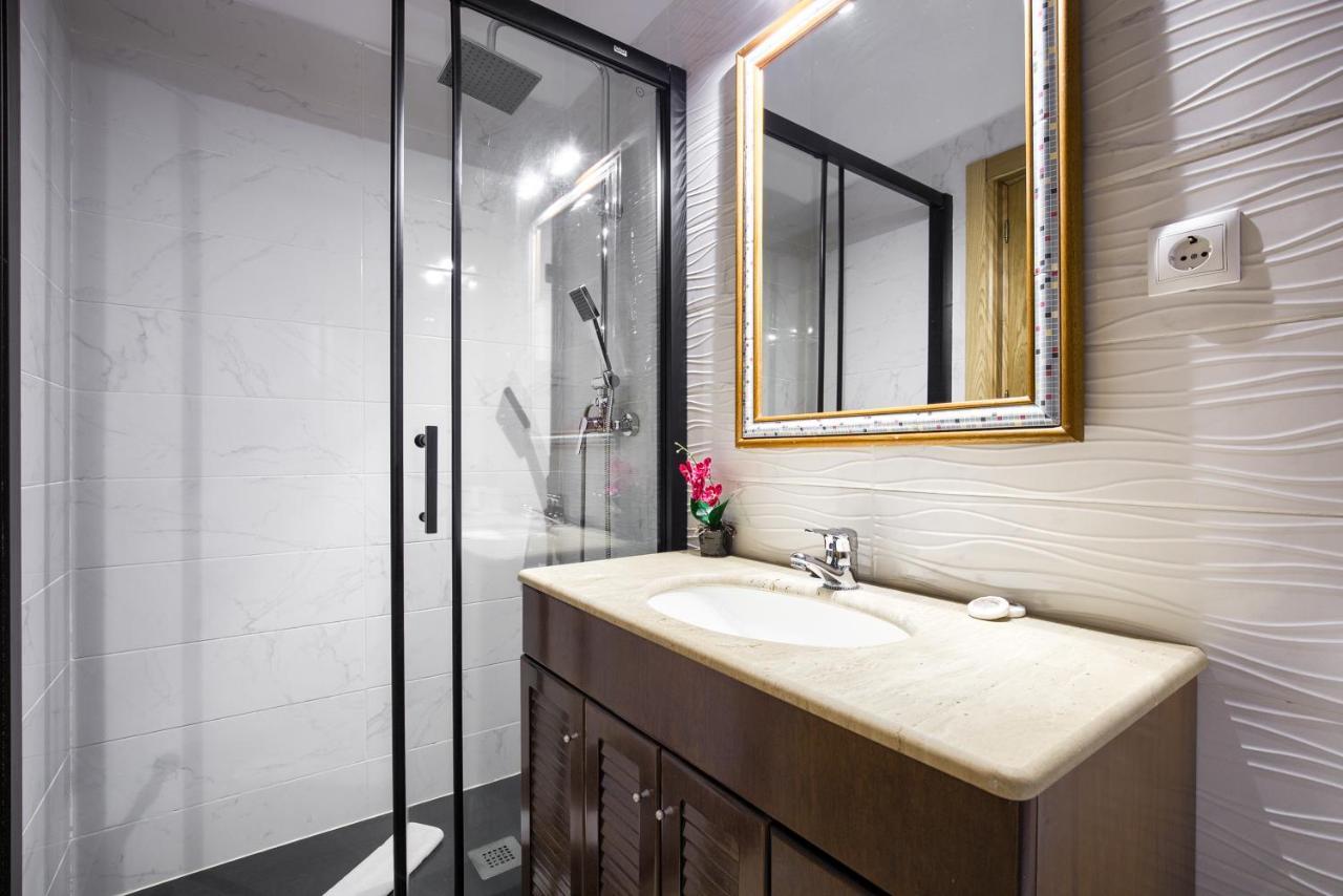 Charming Tirso De Molina I Apartment Madrid Luaran gambar